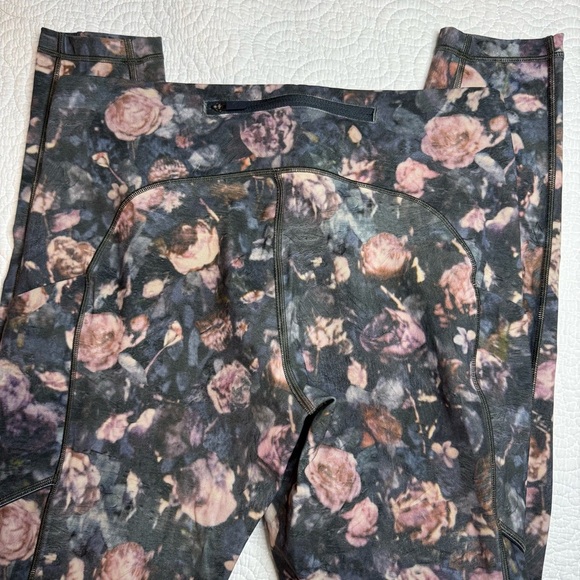 lululemon athletica Floral Print Leggings - Black and Pink - Picture 9 of 9